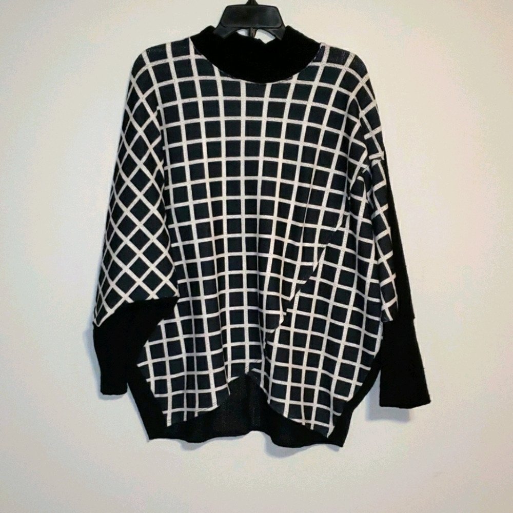 NWOT Nally & Millie Black White Oversized Slouchy Crossover Sweater Checkered